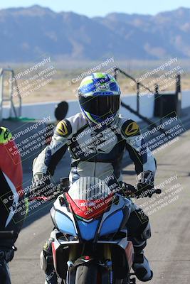 media/Dec-01-2025-Moto Forza (Mon) [[2daa91e15f]]/4-Around the Pits/